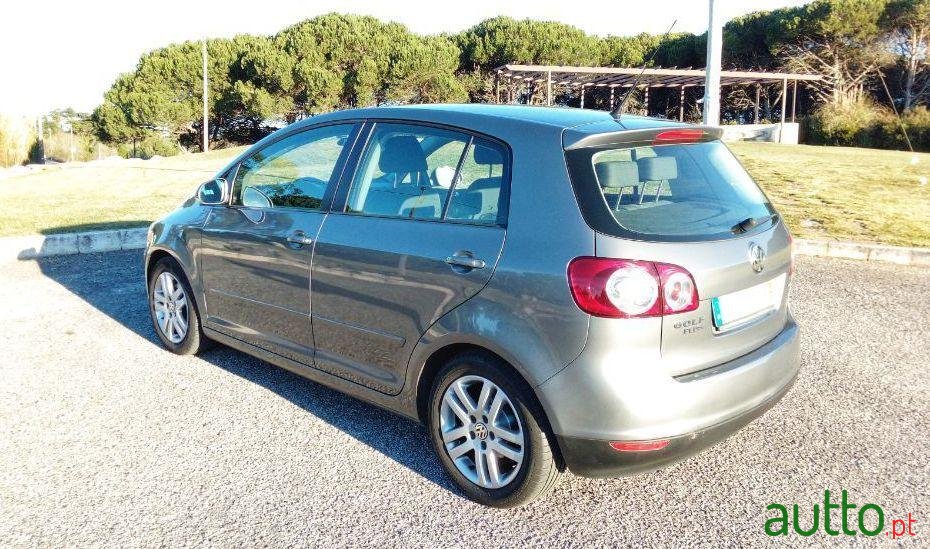 2008' Volkswagen Golf Plus photo #3