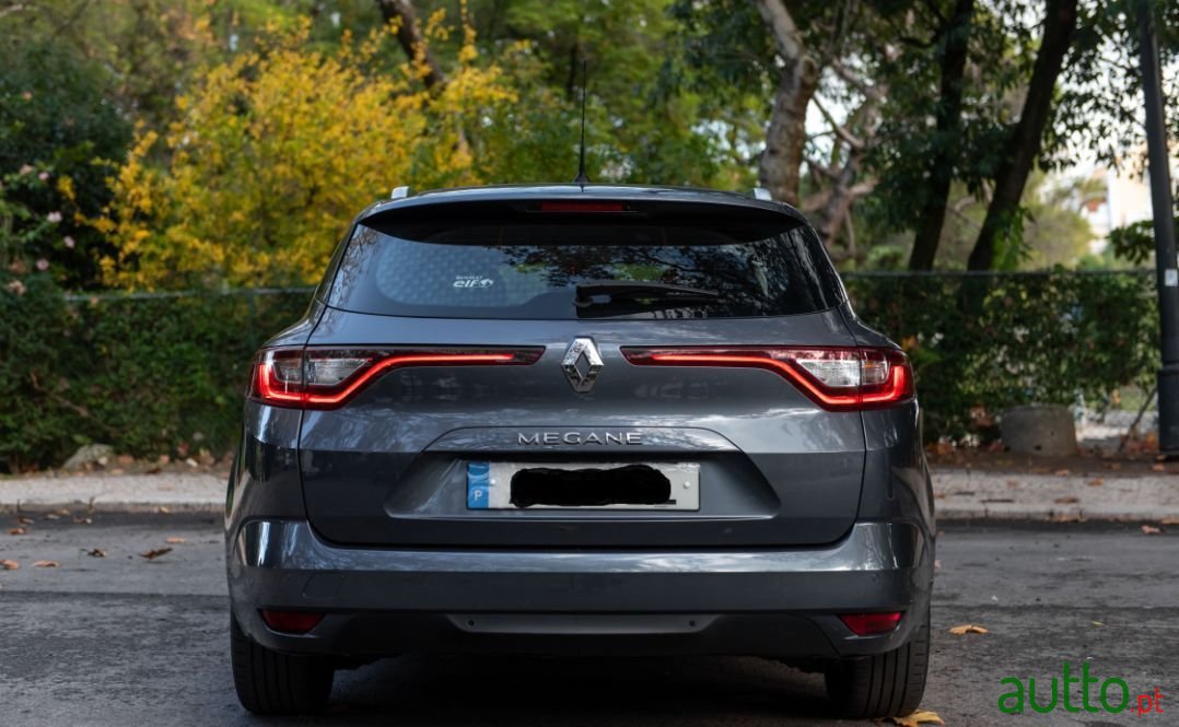 2018' Renault Megane Sport Tourer photo #3