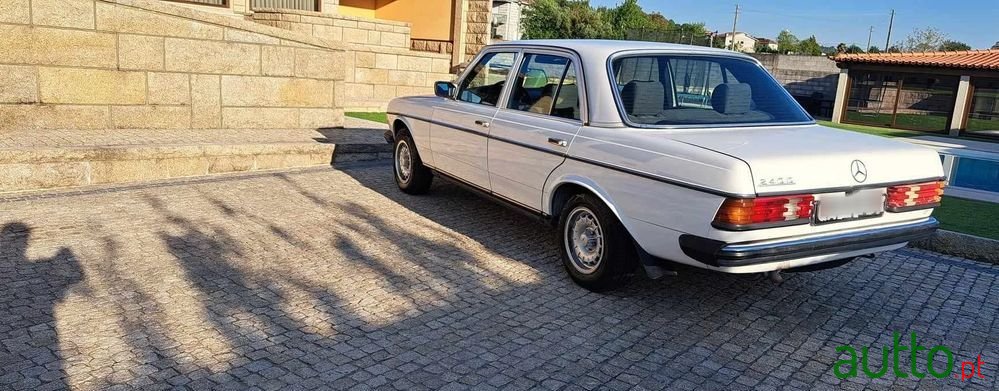 1982' Mercedes-Benz 240 photo #4