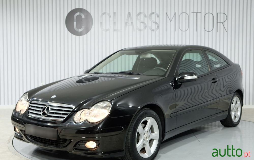 2005' Mercedes-Benz Classe C photo #1