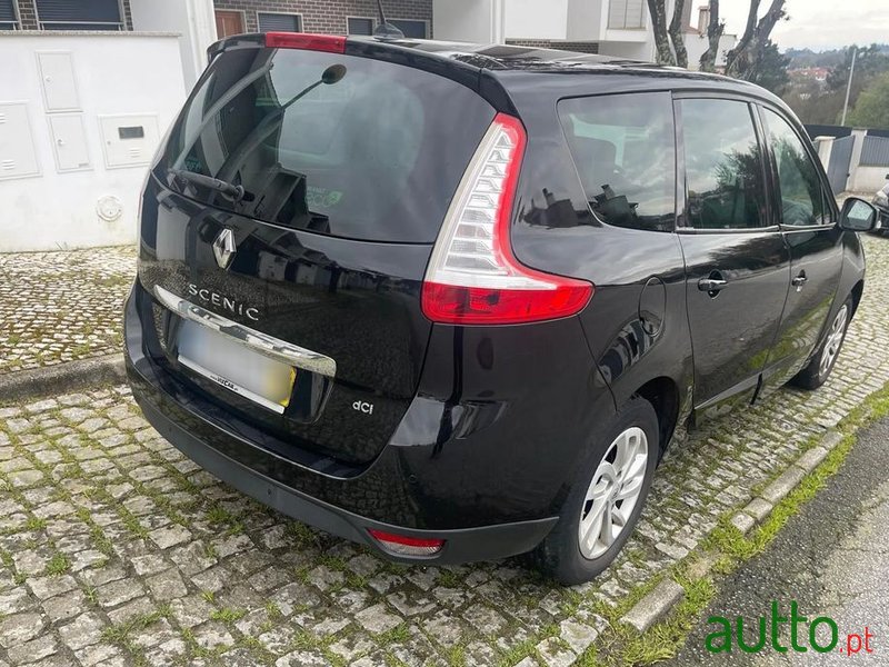 2014' Renault Grand Scenic photo #2