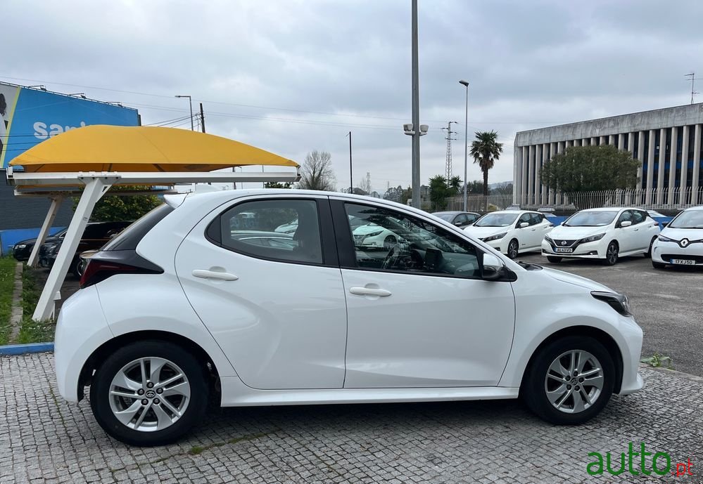 2021' Toyota Yaris 1.0 Vvt-I Comfort photo #6