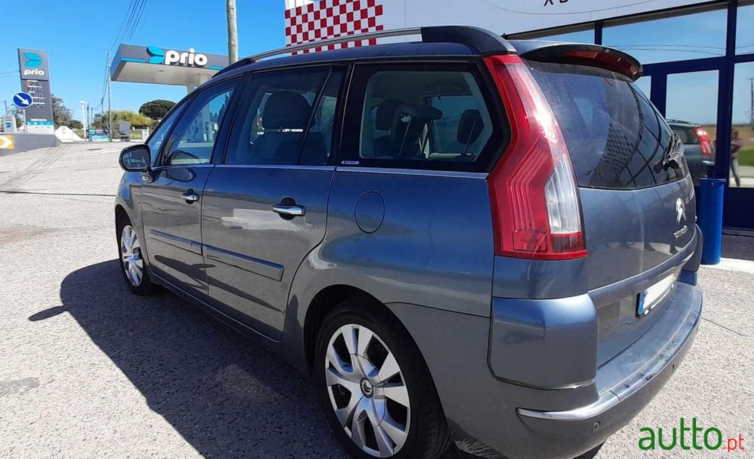 2011' Citroen C4 Grand Picasso photo #4