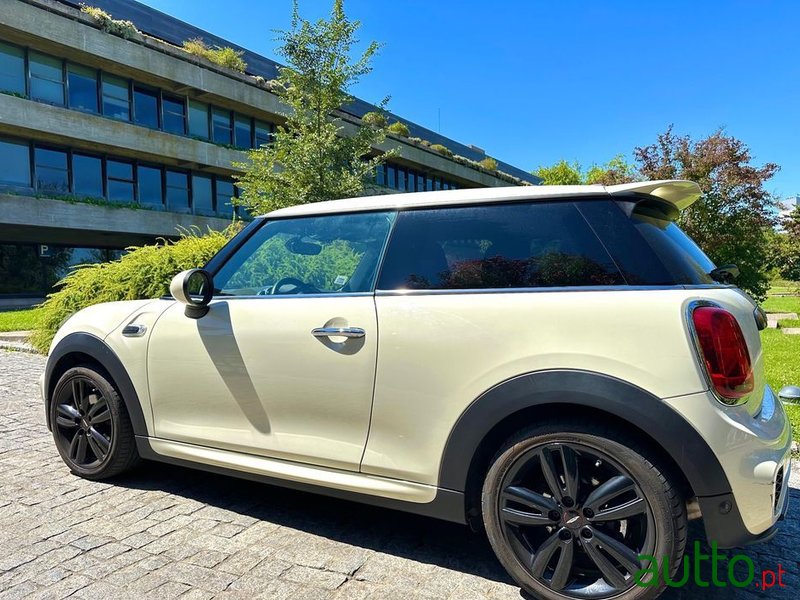 2019' MINI Cooper D photo #6