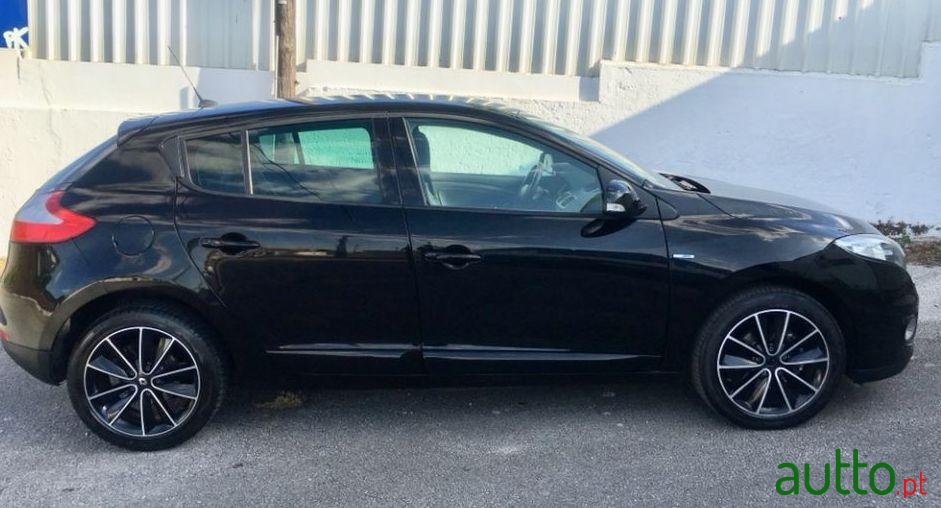 2013' Renault Megane photo #1