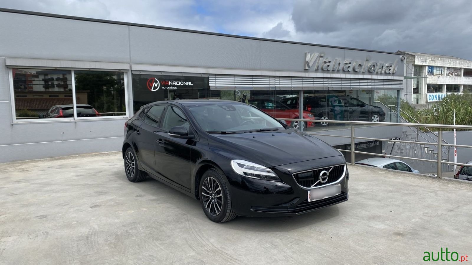 2017' Volvo V40 photo #4