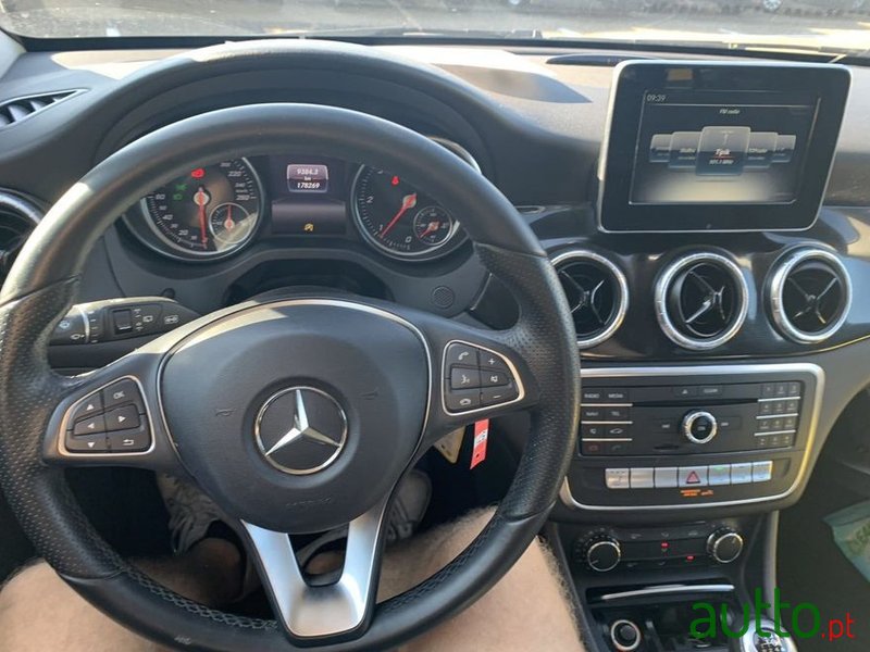 2016' Mercedes-Benz Cla-180 photo #6