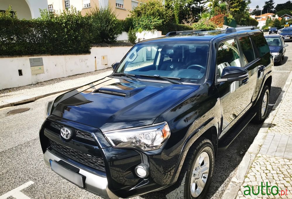 2016' Toyota 4Runner photo #3