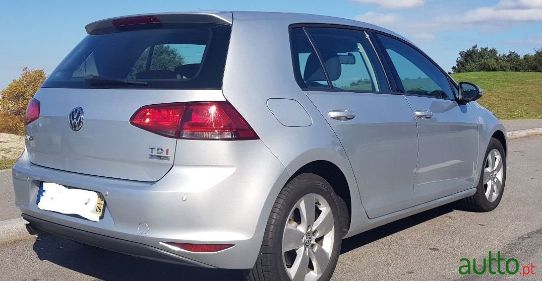 2013' Volkswagen Golf photo #2