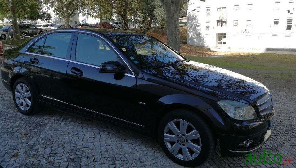 2009' Mercedes-Benz C-250 photo #2