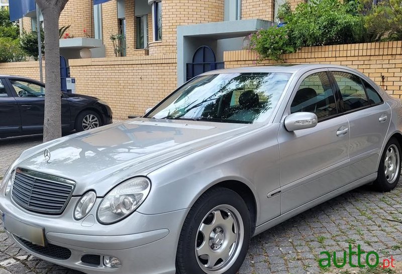 2002' Mercedes-Benz E 240 photo #3