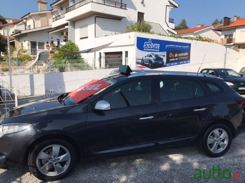 2011' Renault Megane Sport Tourer photo #5