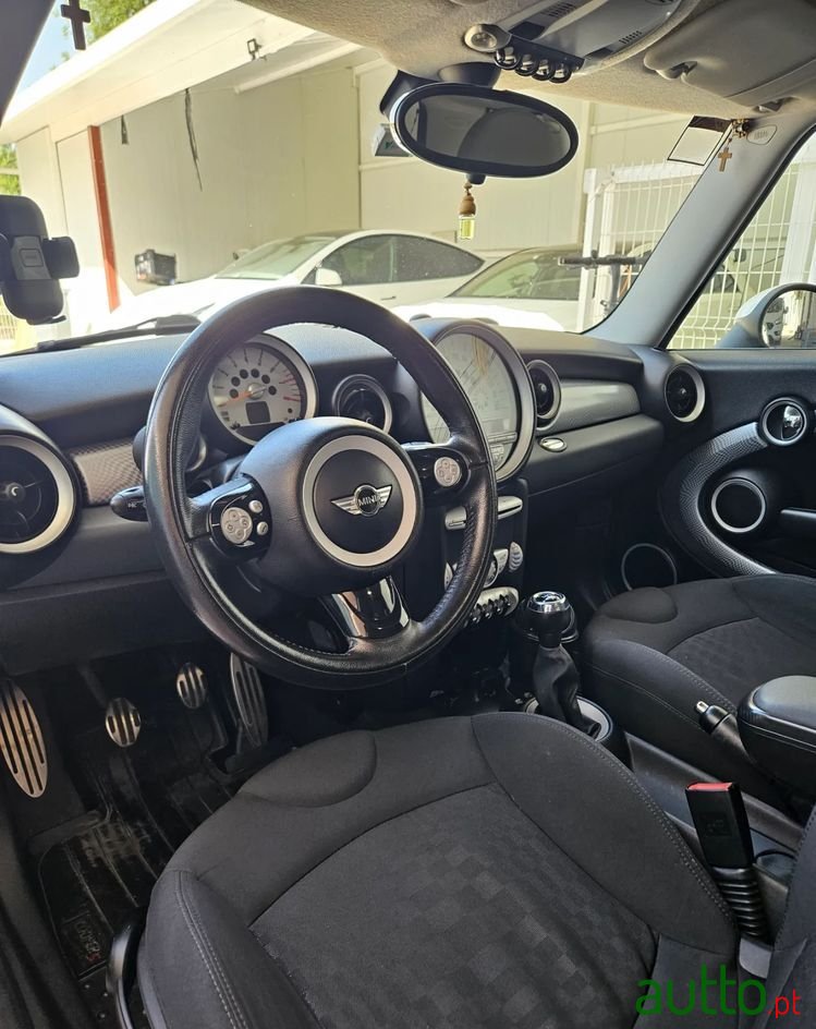 2010' MINI Cooper S 3 Portas photo #3