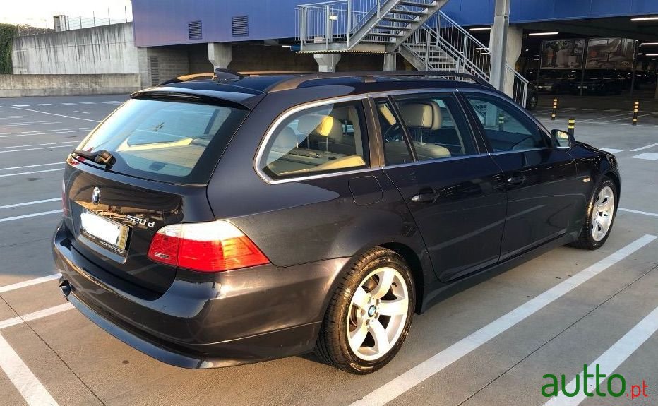 2010' BMW 520 photo #5