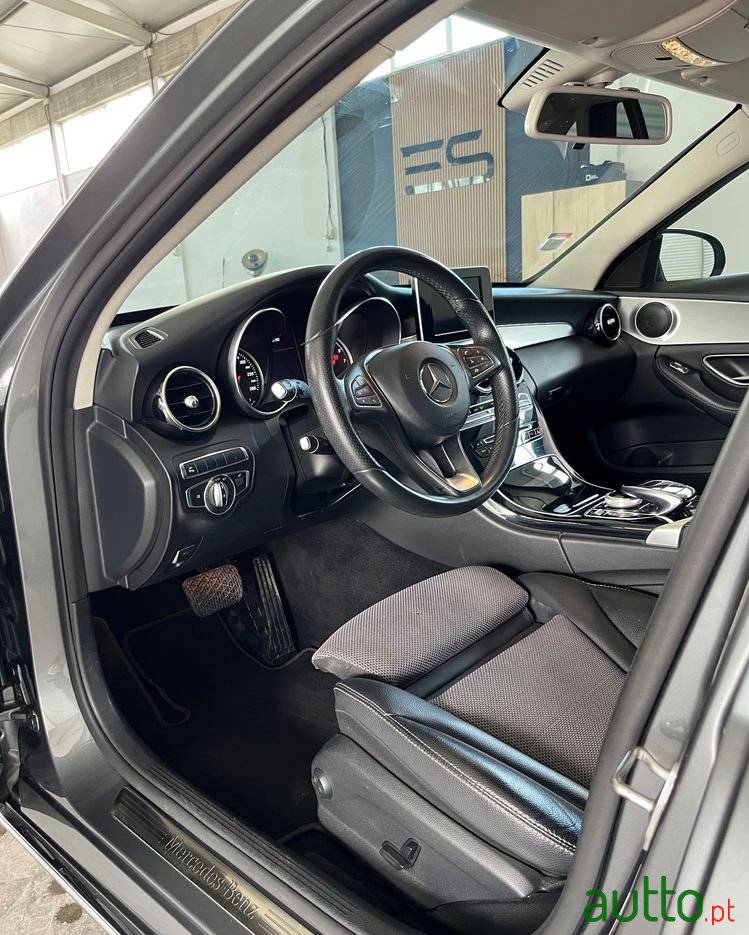 2017' Mercedes-Benz Classe C E photo #3