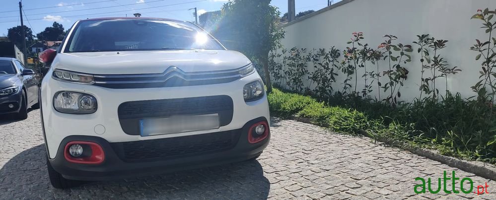 2019' Citroen C3 1.2 Puretech Feel photo #3