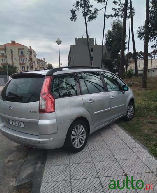2009' Citroen C4 Grand Picasso photo #2