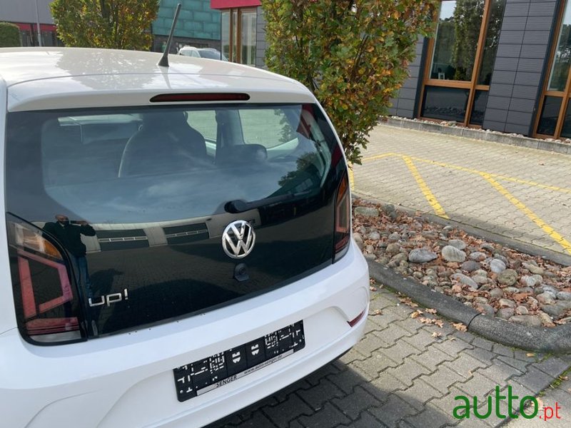 2018' Volkswagen Up photo #3