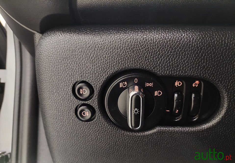 2015' MINI Cooper photo #5