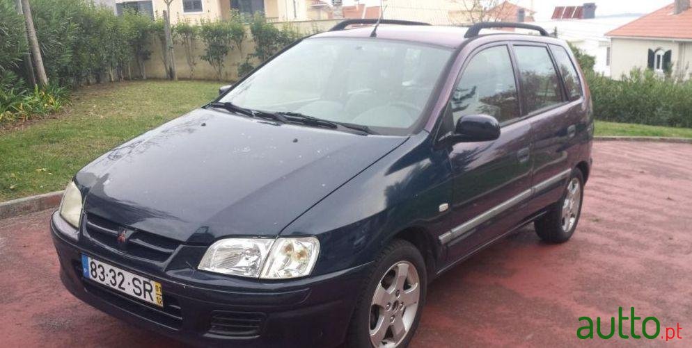 2001' Mitsubishi Space Star photo #2