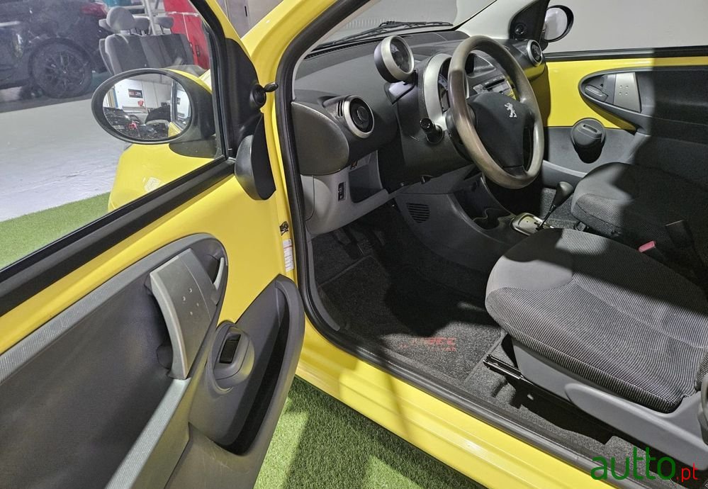 2006' Peugeot 107 photo #6