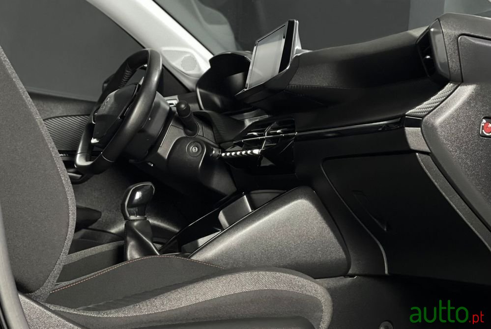 2021' Peugeot 208 photo #4