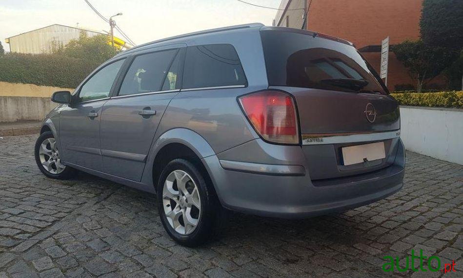 2006' Opel Astra Caravan photo #3