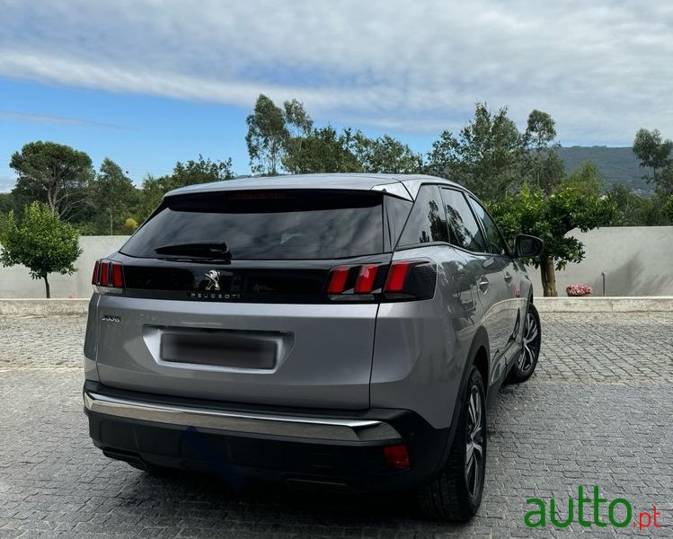 2019' Peugeot 3008 photo #3