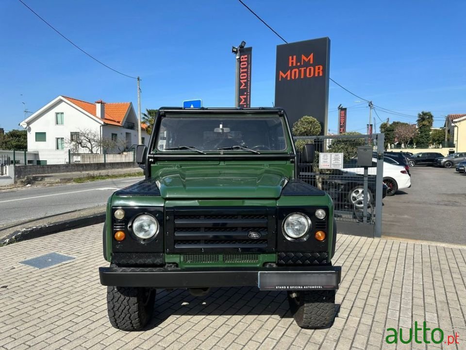 2002' Land Rover Defender photo #3