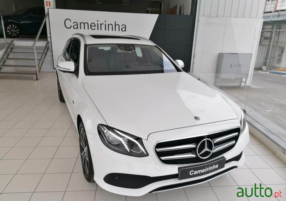 2019' Mercedes-Benz E-300 photo #3