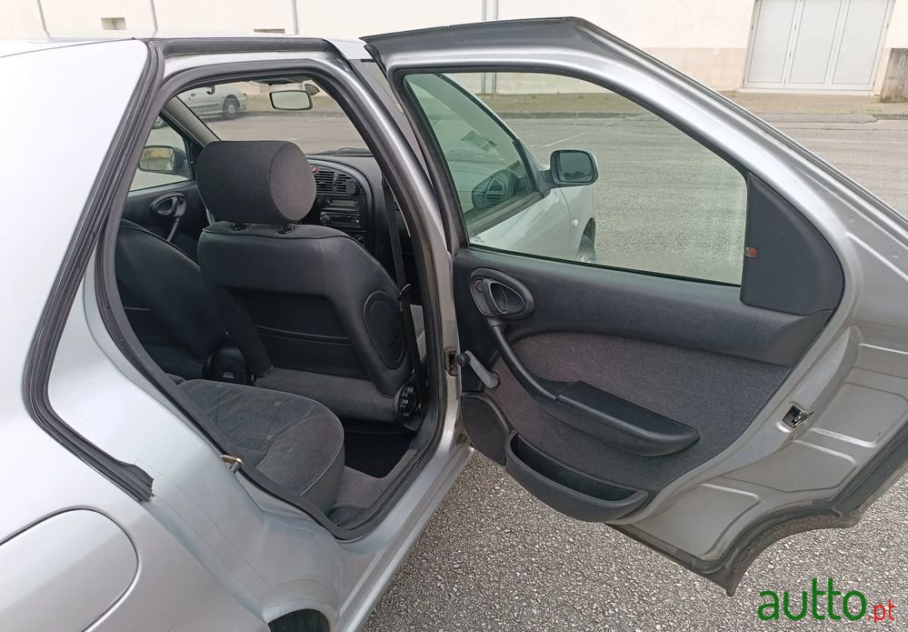 2002' Citroen Xsara 1.4I Sx photo #5