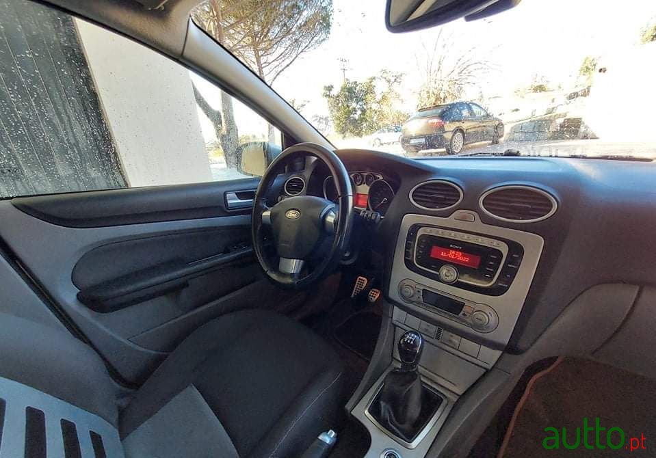 2008' Ford Focus Sport photo #5