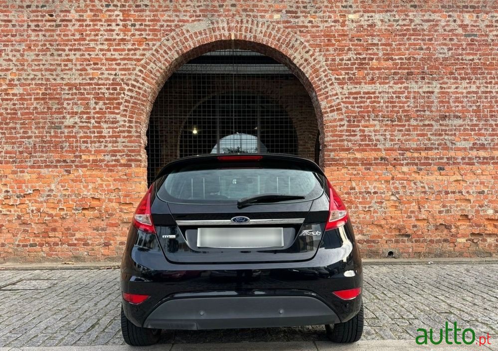 2010' Ford Fiesta photo #5