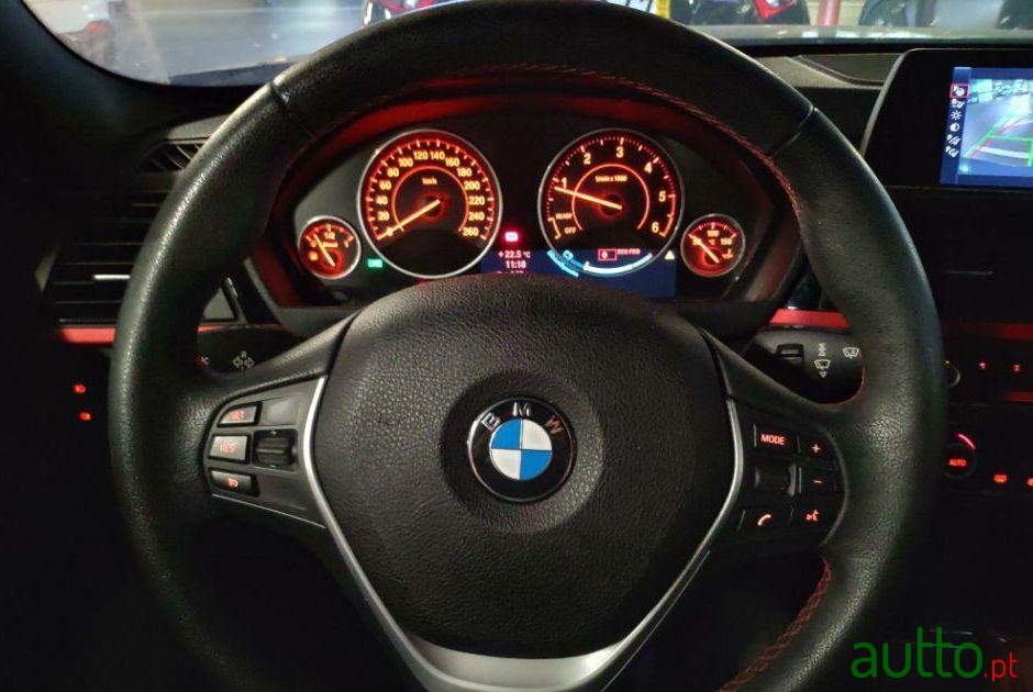 2012' BMW 320 photo #3