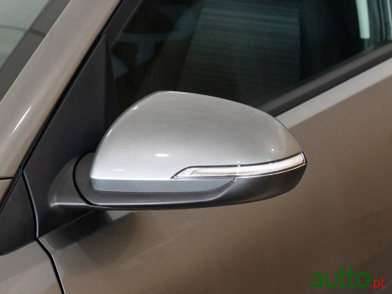 2024' Kia Stonic 1.2 Dynamic photo #6