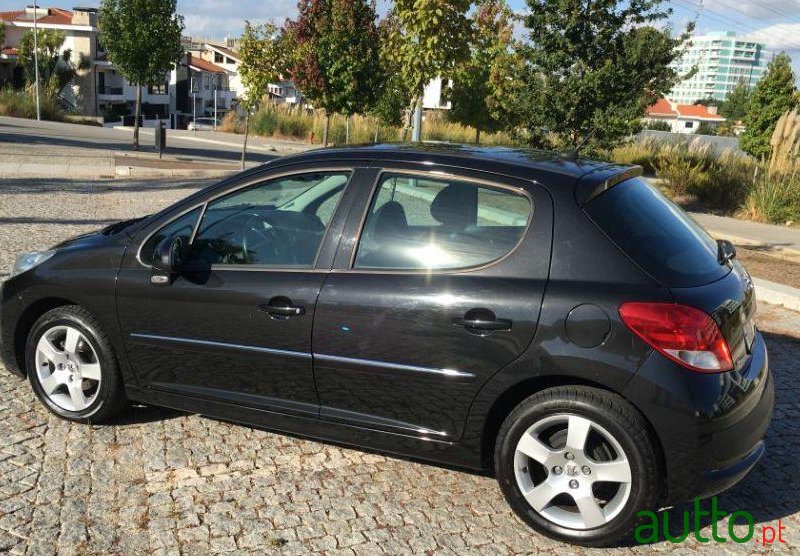 2010' Peugeot 207 1.6 Hdi Sport 92Cv photo #3