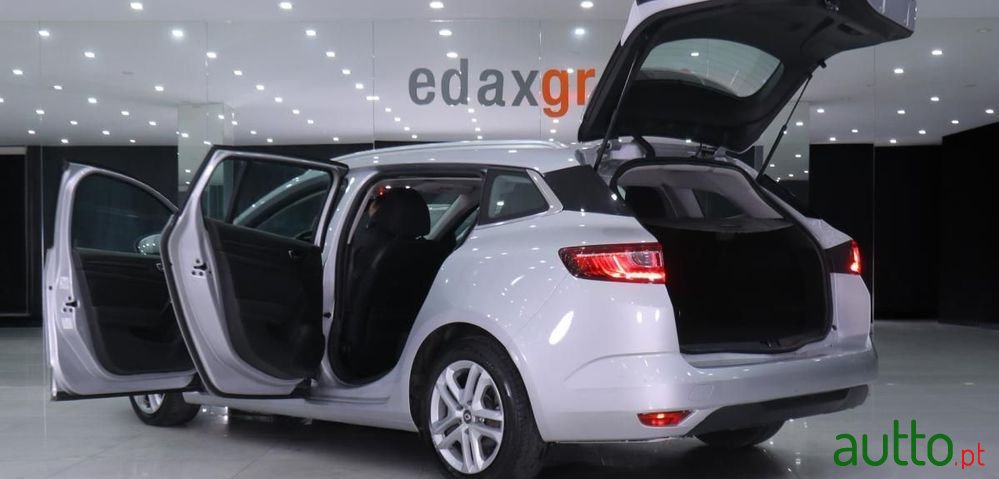 2017' Renault Megane Sport Tourer photo #6