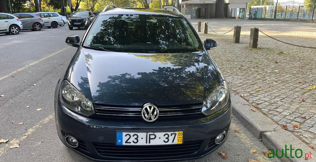 2009' Volkswagen Golf Variant photo #1