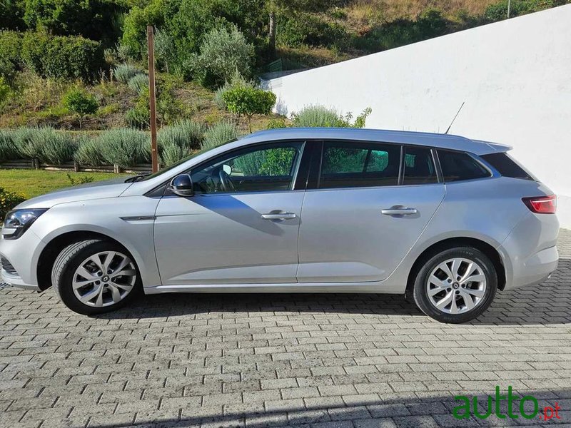 2019' Renault Megane Sport Tourer photo #3