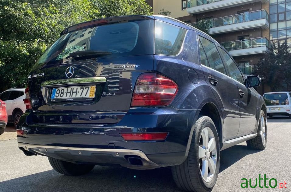 2009' Mercedes-Benz Ml-320 photo #2