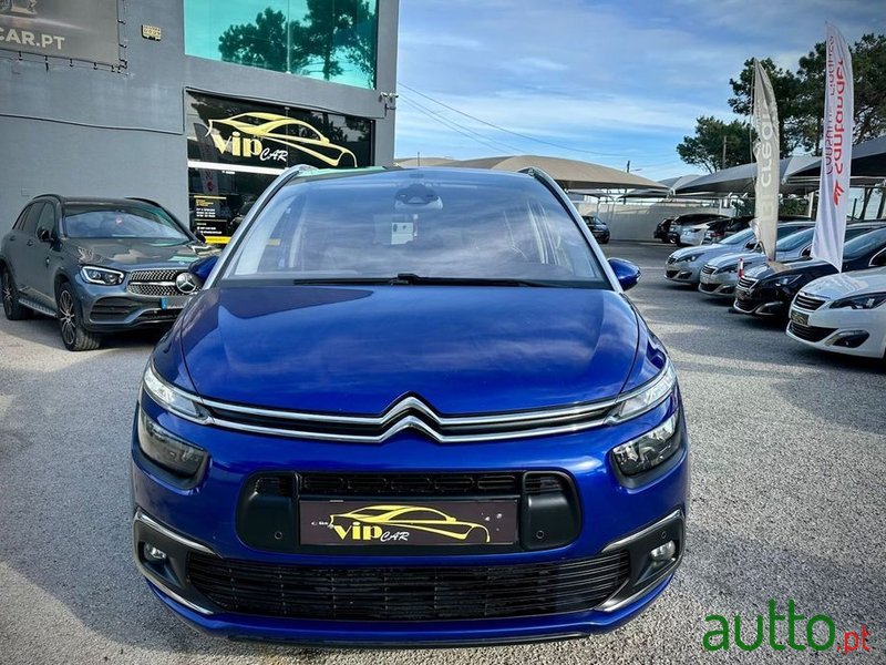2017' Citroen C4 Grand Picasso photo #2