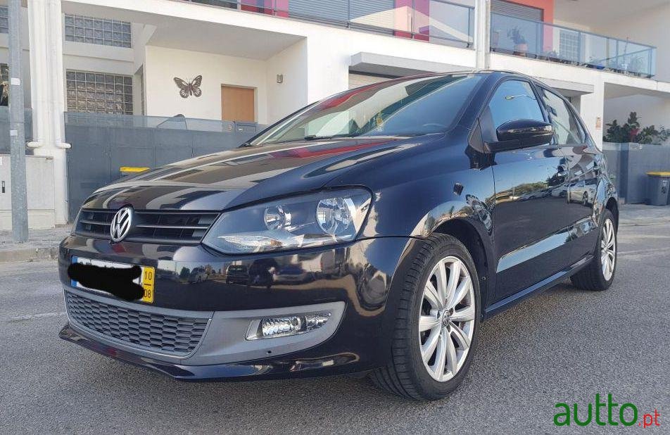 2010' Volkswagen Polo photo #4