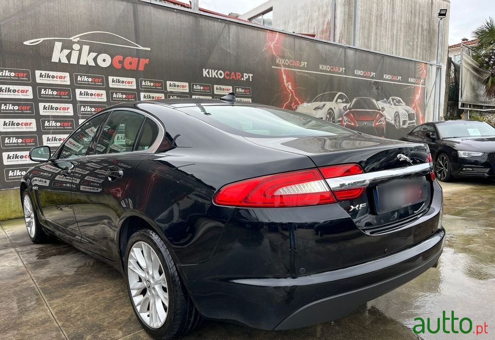 2013' Jaguar XF photo #6