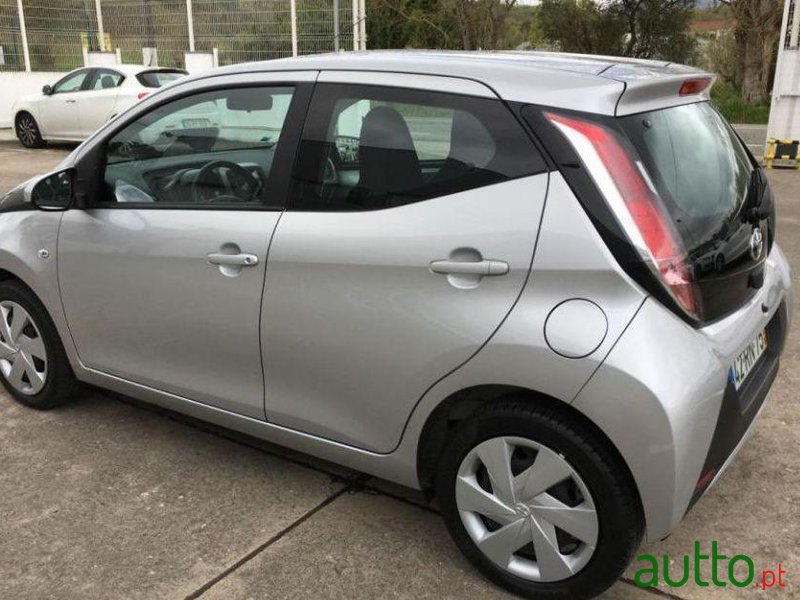 2016' Toyota Aygo photo #2