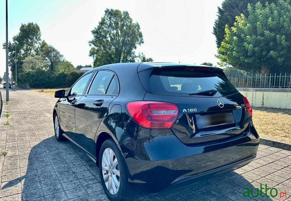 2013' Mercedes-Benz Classe A photo #4