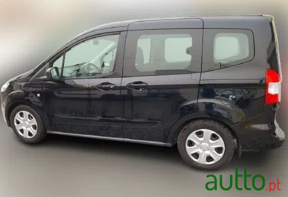 2016' Ford Courier photo #3