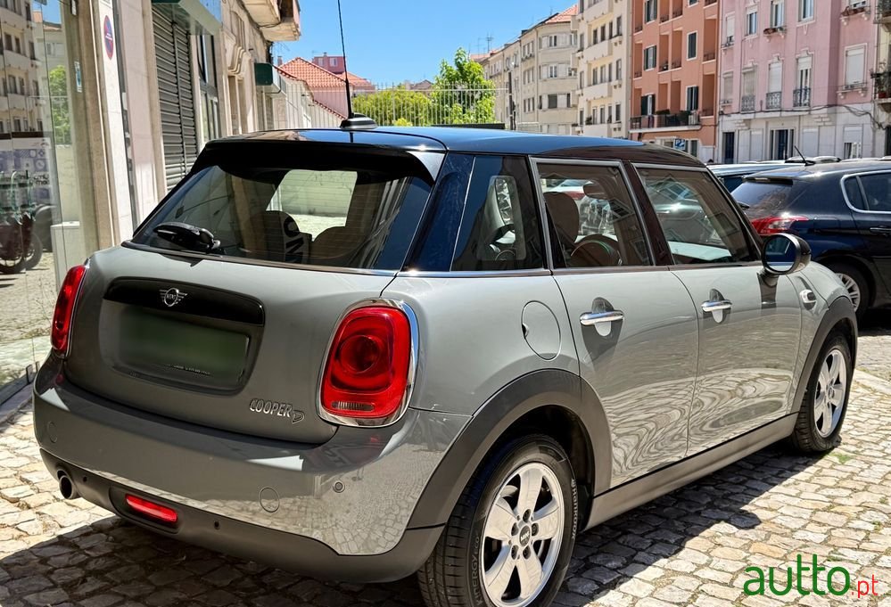 2018' MINI Cooper D 5 Portas photo #5