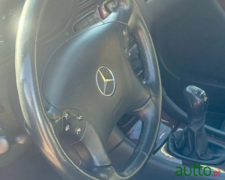 2001' Mercedes-Benz Classe C photo #4