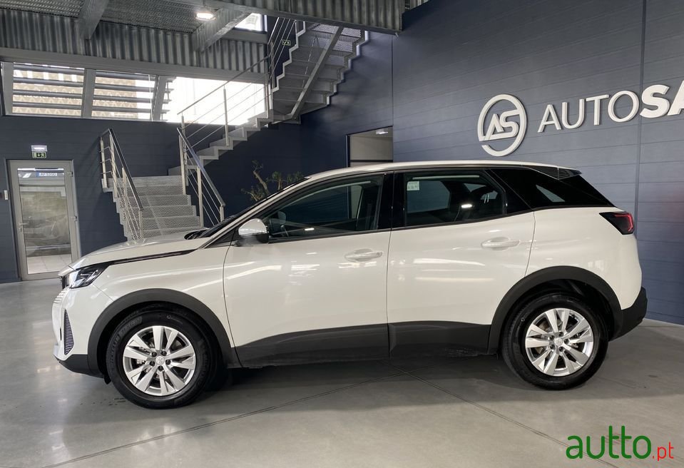 2021' Peugeot 3008 photo #2