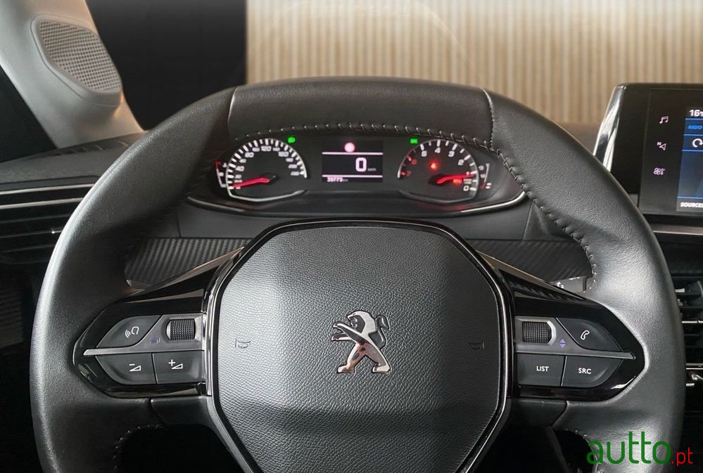 2023' Peugeot 208 photo #3